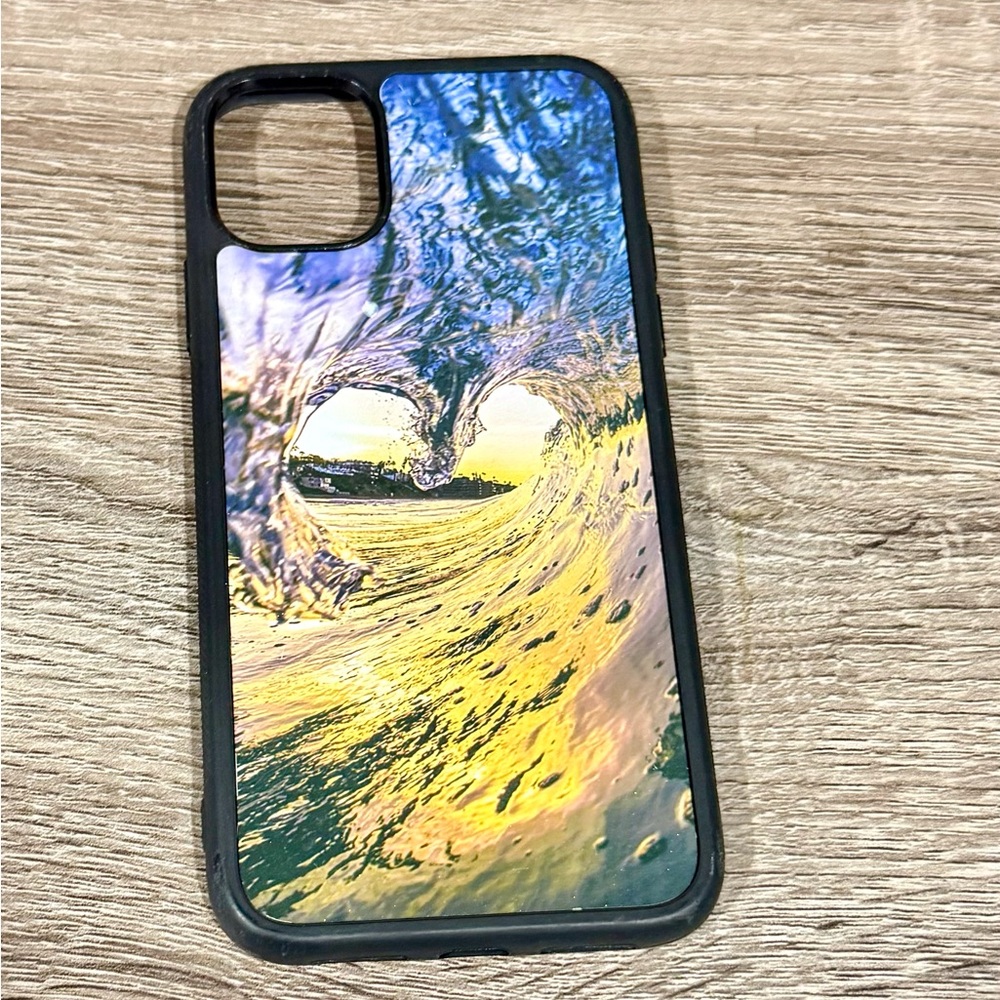 iPhone 11 beach wave case. Like new. Used for less than 1 week. Shock-Absorbent